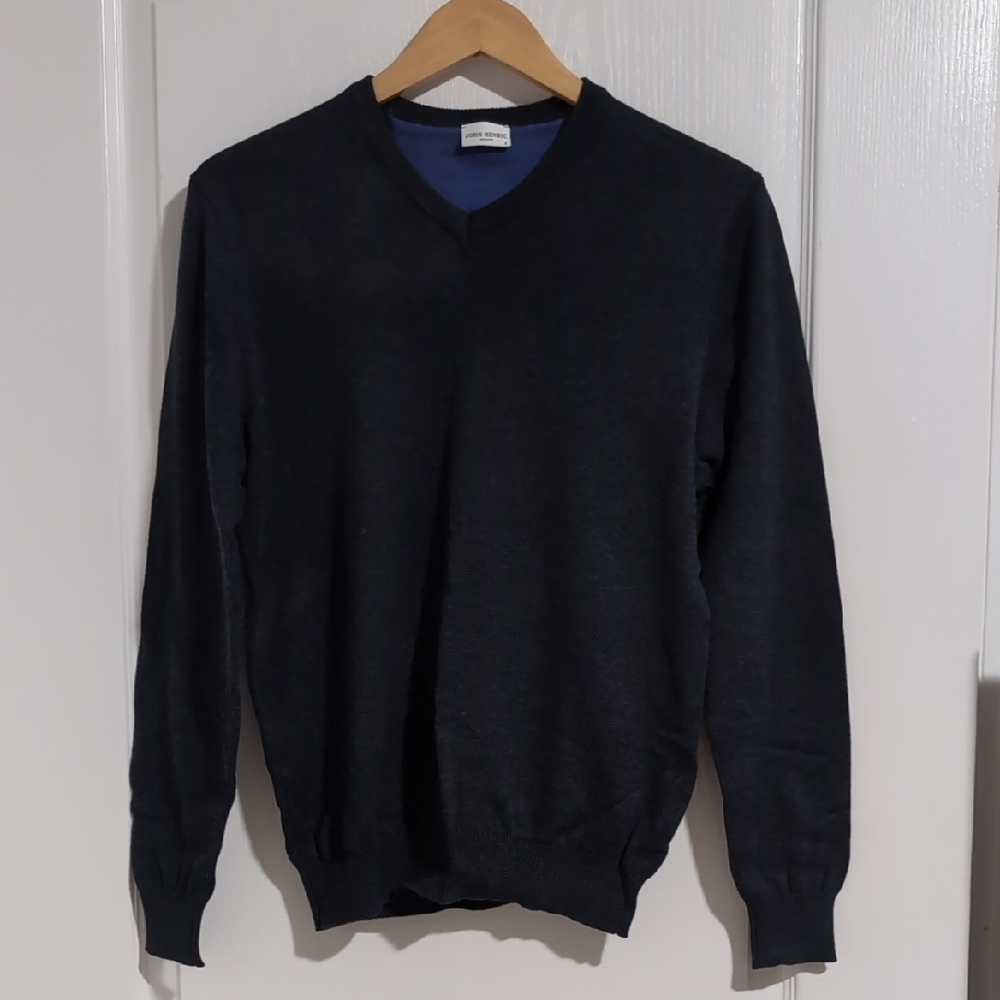 Blue V-Neck Sweater with Ribbed Cuffs